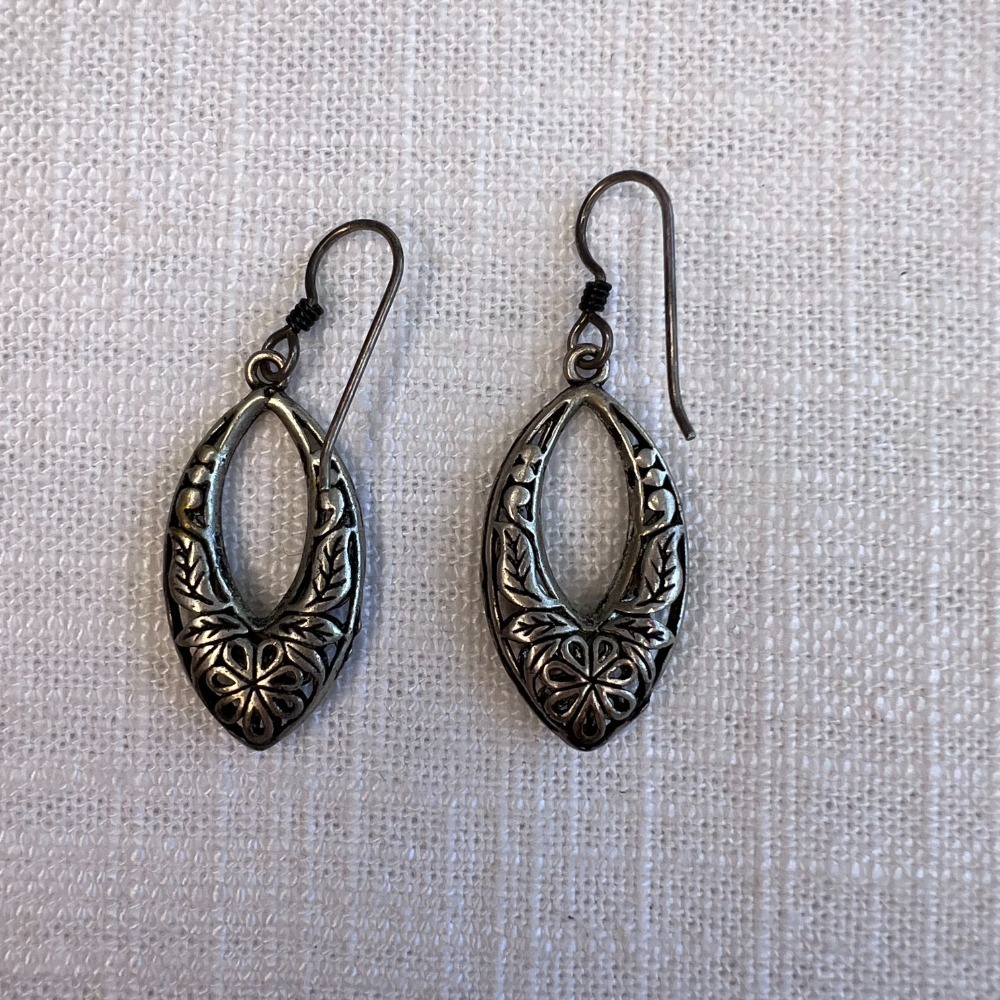 Floral Dangle‎ Earrings Silver Tone Openwork Design Boho Chic